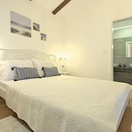 Complex Luve Villa *