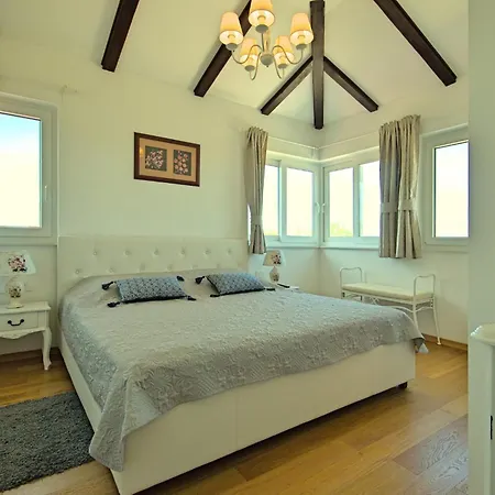 Complex Luve Villa *