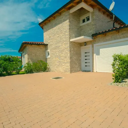 Complex Luve Villa Rosini