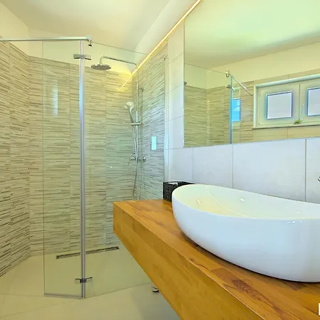 Complex Luve * Rosini