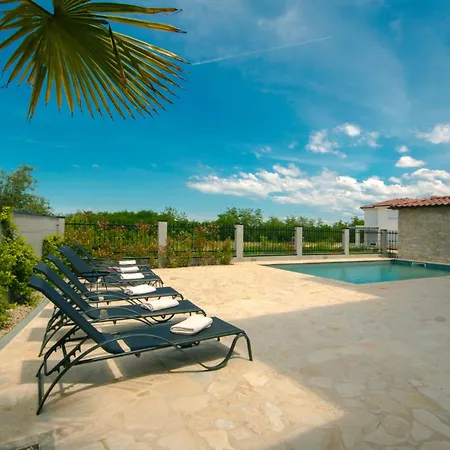 Villa Complex Luve Rosini