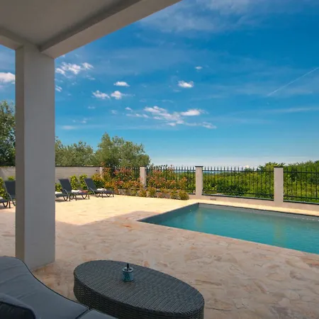 Villa Complex Luve *