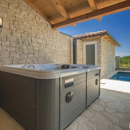 Villa Complex Luve Rosini