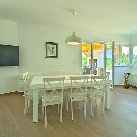 Complex Luve Villa