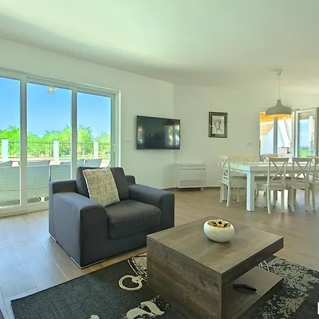 Complex Luve Villa