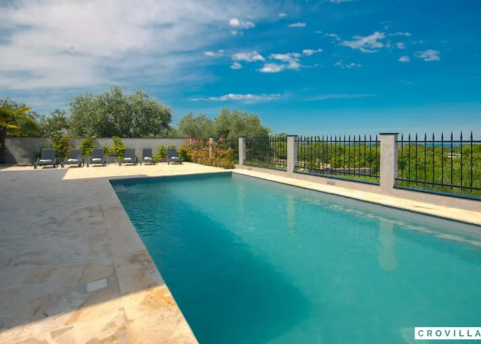 Villa Complex Luve *