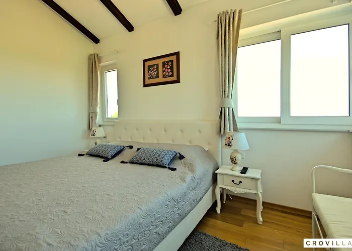 Vila Complex Luve Rosini