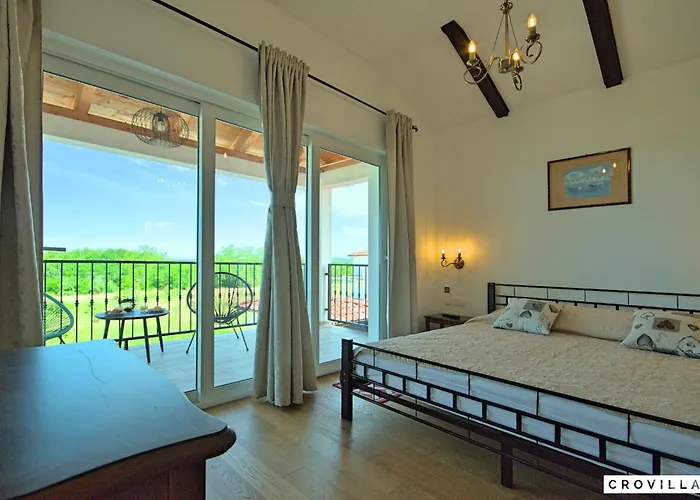 Vila Complex Luve Rosini