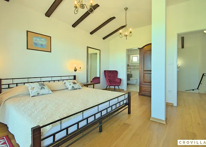 Vila Complex Luve Rosini