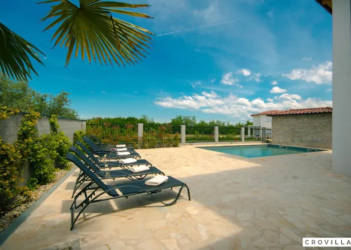 Vila Complex Luve Rosini