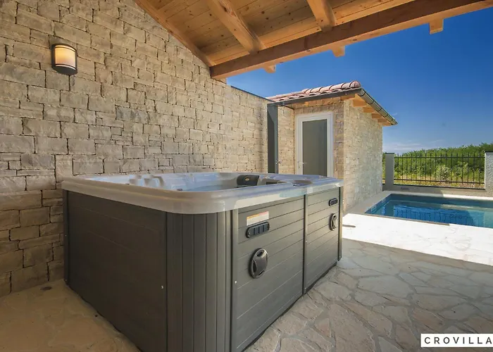 Vila Complex Luve Rosini